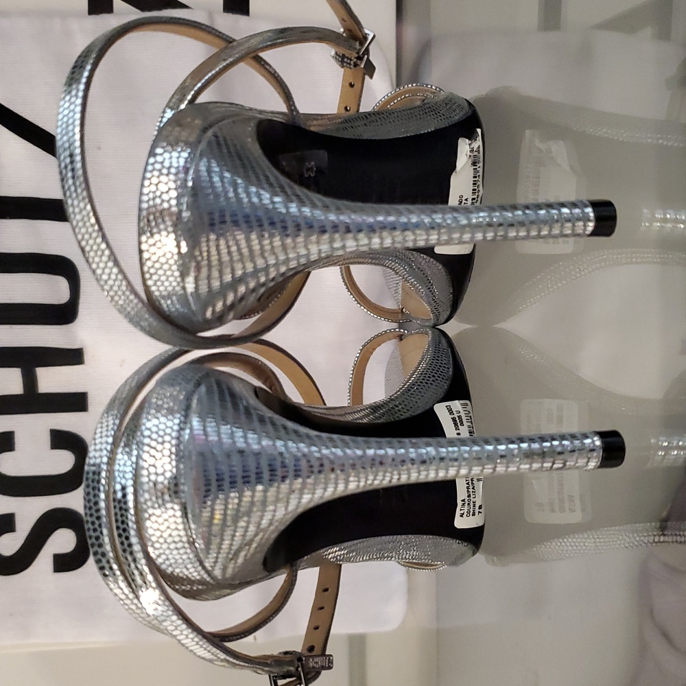 SCHUTZ women’s Metallic Silver Strappy shoe Size 7 With A 4" Heel new in box - Picture 6 of 8